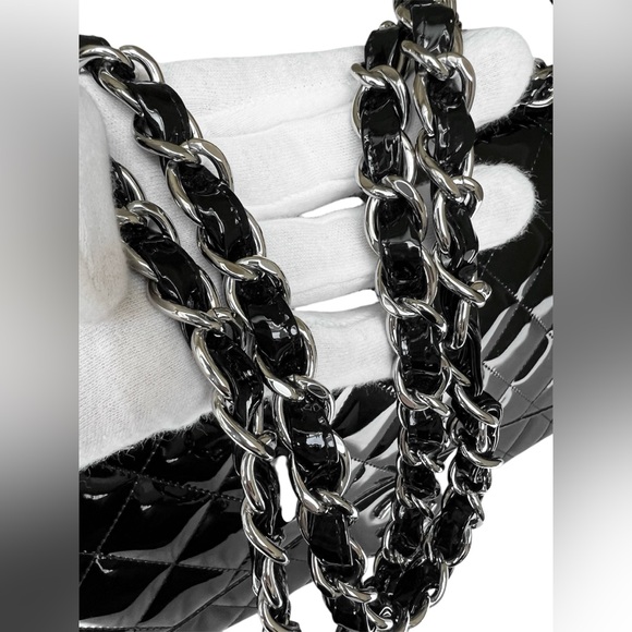 CHANEL Classic Maxi Single Flap Patent Leather • BLACK • Silver-Tone Hardware - Picture 16 of 16